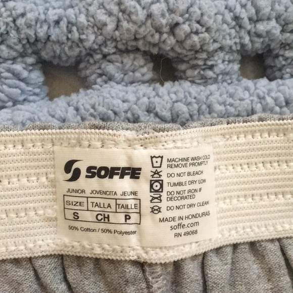 Gray casual shorts from Gatorland in FL - Picture 2 of 3